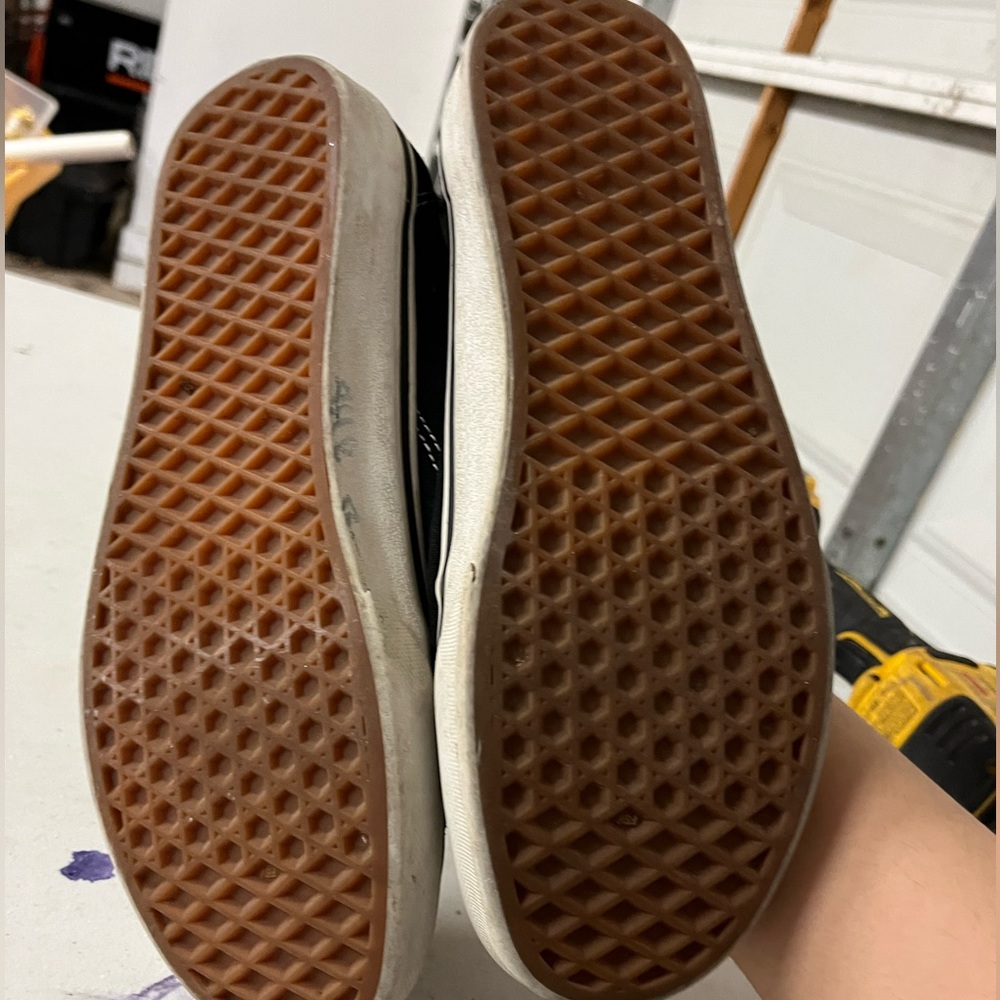 Vans - Picture 2 of 3